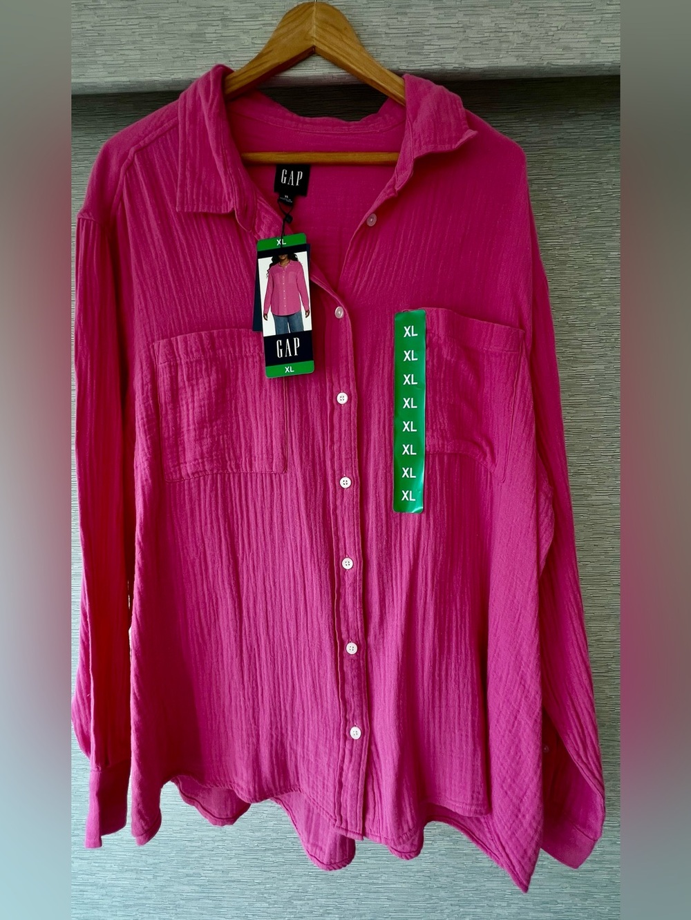 GAP Hot Pink Button-Up Shirt NWT🤗